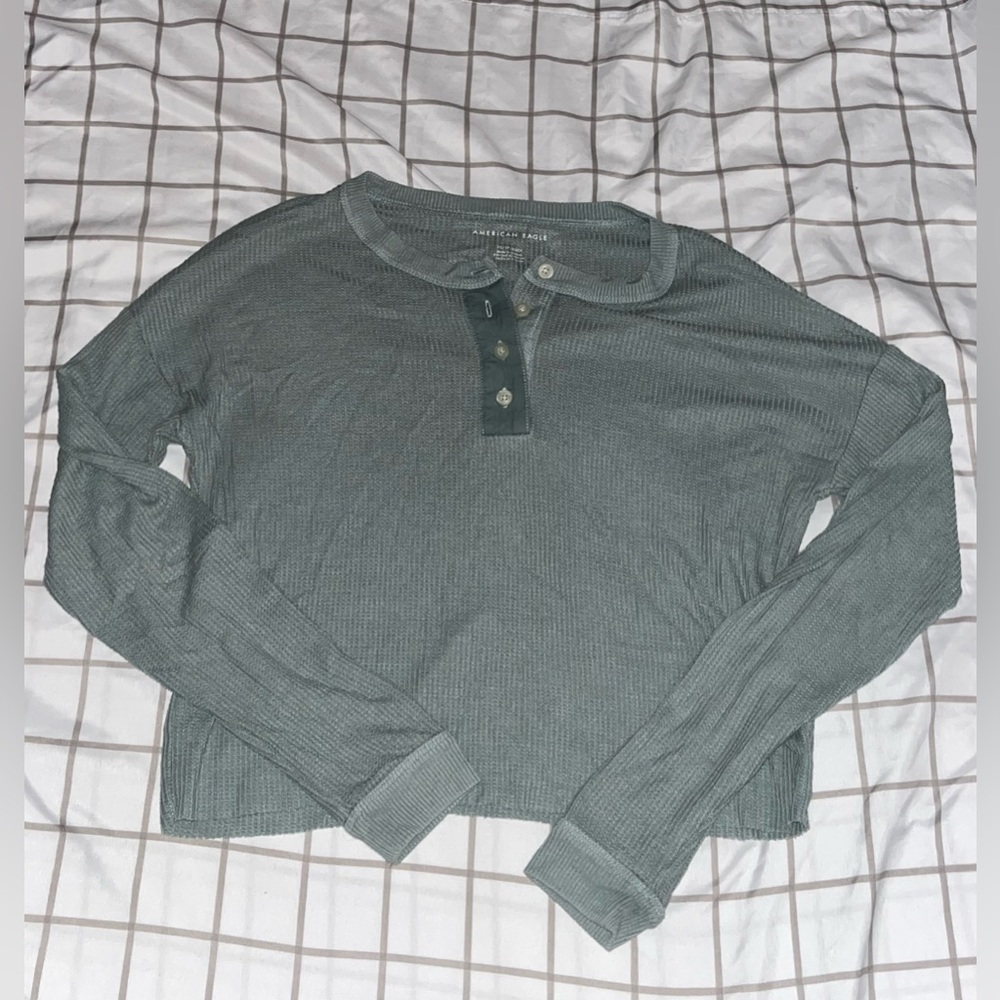 Super cute  AE waffle long sleeve